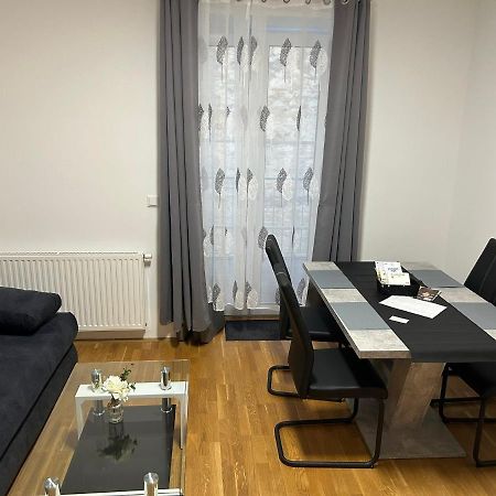 Paky Appartements 00322 Bruck an der Leitha Buitenkant foto