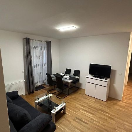 Paky Appartements 00322 Bruck an der Leitha Buitenkant foto