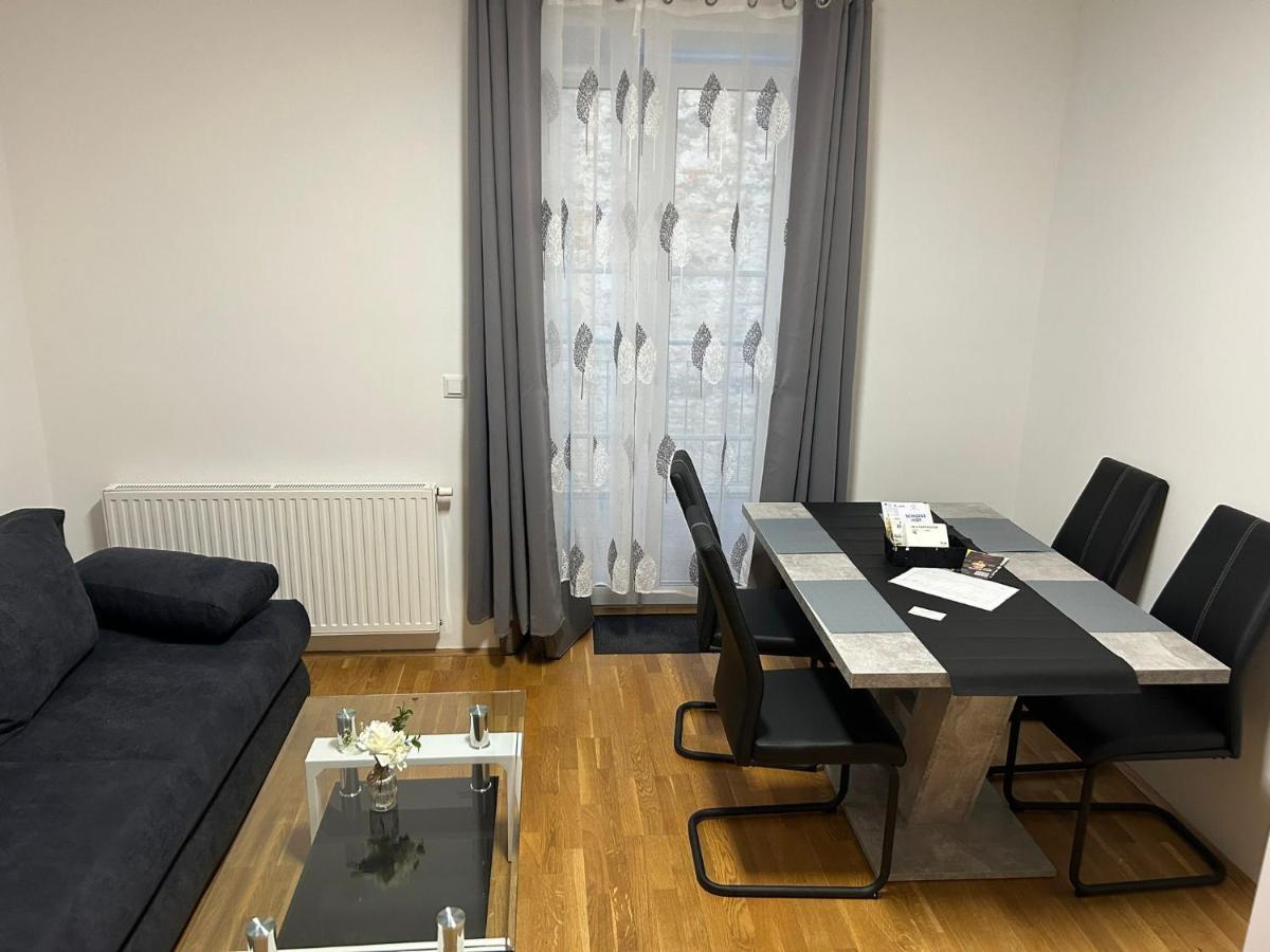 Paky Appartements 00322 Bruck an der Leitha Buitenkant foto