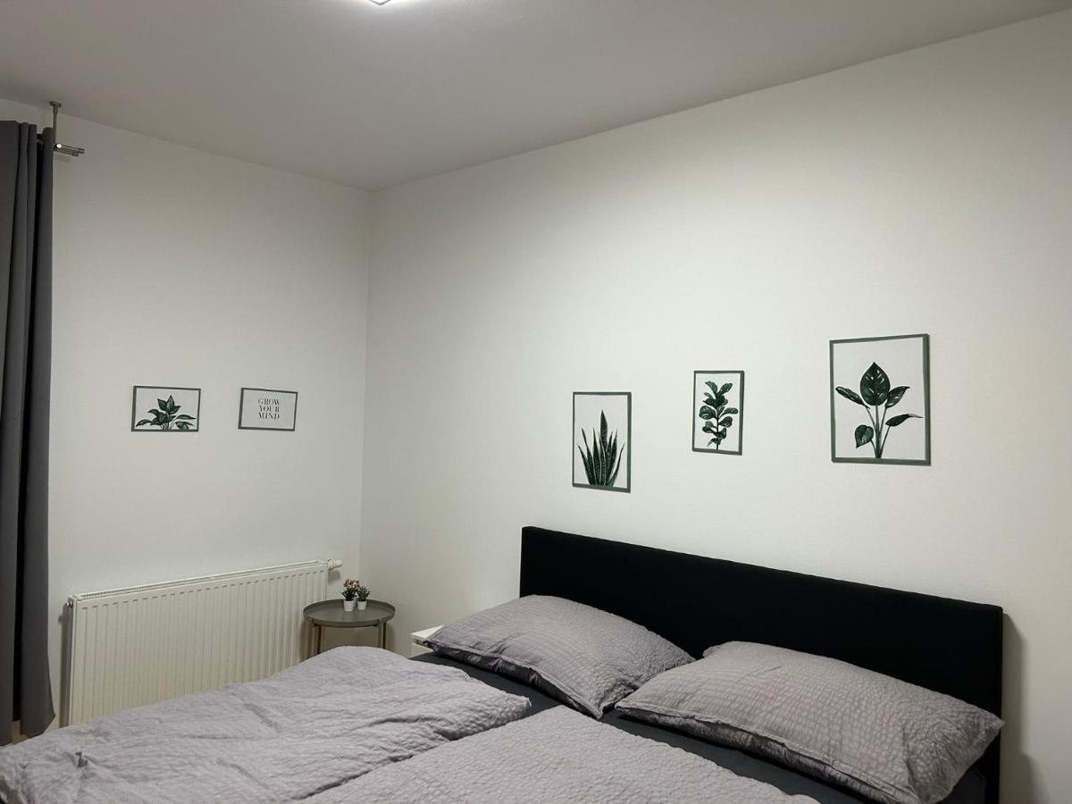 Paky Appartements 00322 Bruck an der Leitha Buitenkant foto